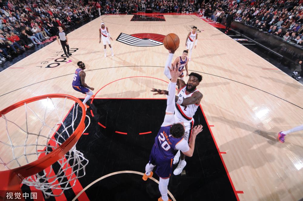 在令人瞩目 在令人瞩目