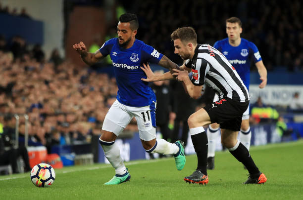 努力地争取 努力地争取